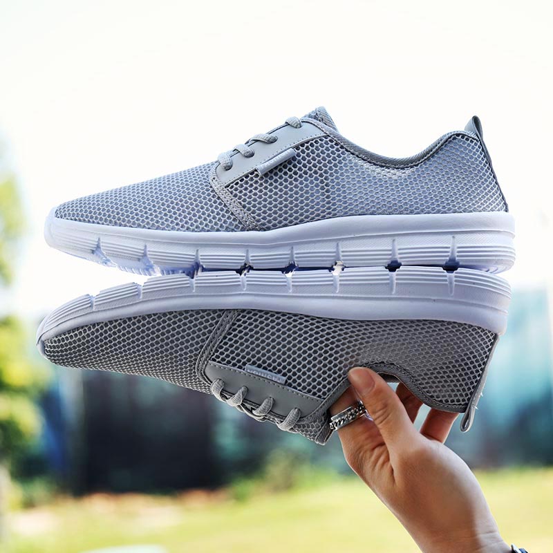 Japanese People Lifestyle - Sepatu kets olahraga ukuran besar pria